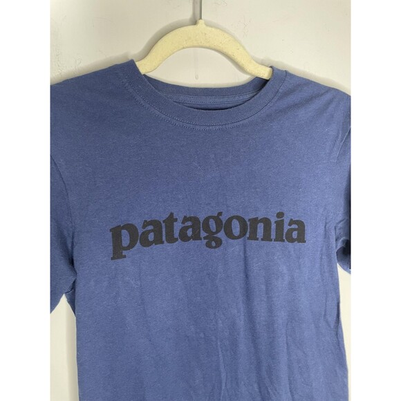 Patagonia Shirt Mens Extra Small Blue Short Sleeve Logo Graphic Tee Top Casual - Picture 2 of 6